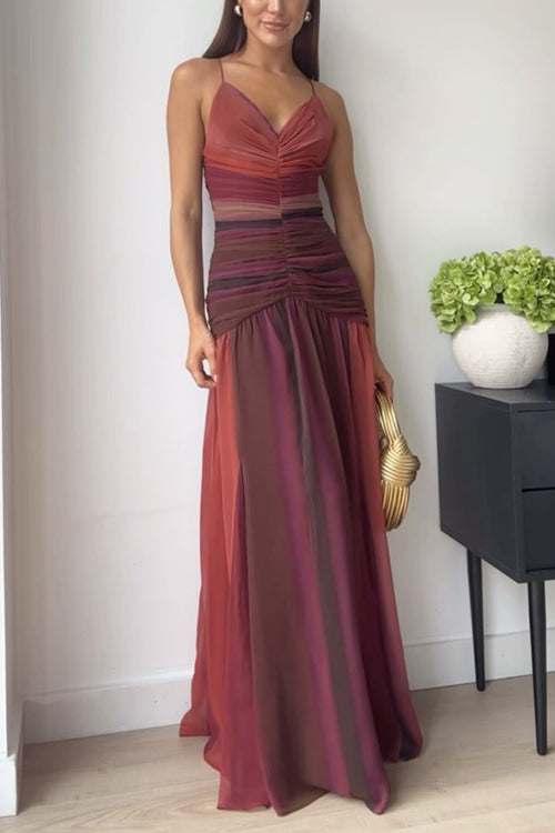 Abito lungo con spalline in chiffon sfumato, scollo a V e arricciature
