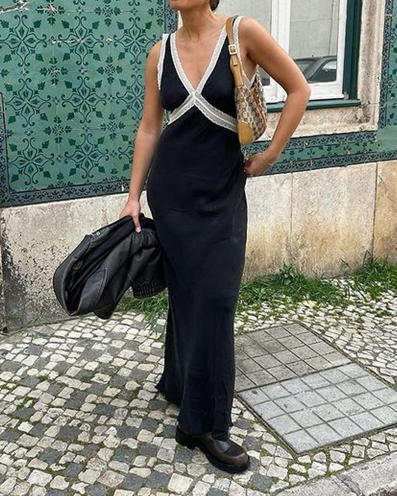 Elegancka sukienka z dekoltem w serek i koronkowymi wstawkami
