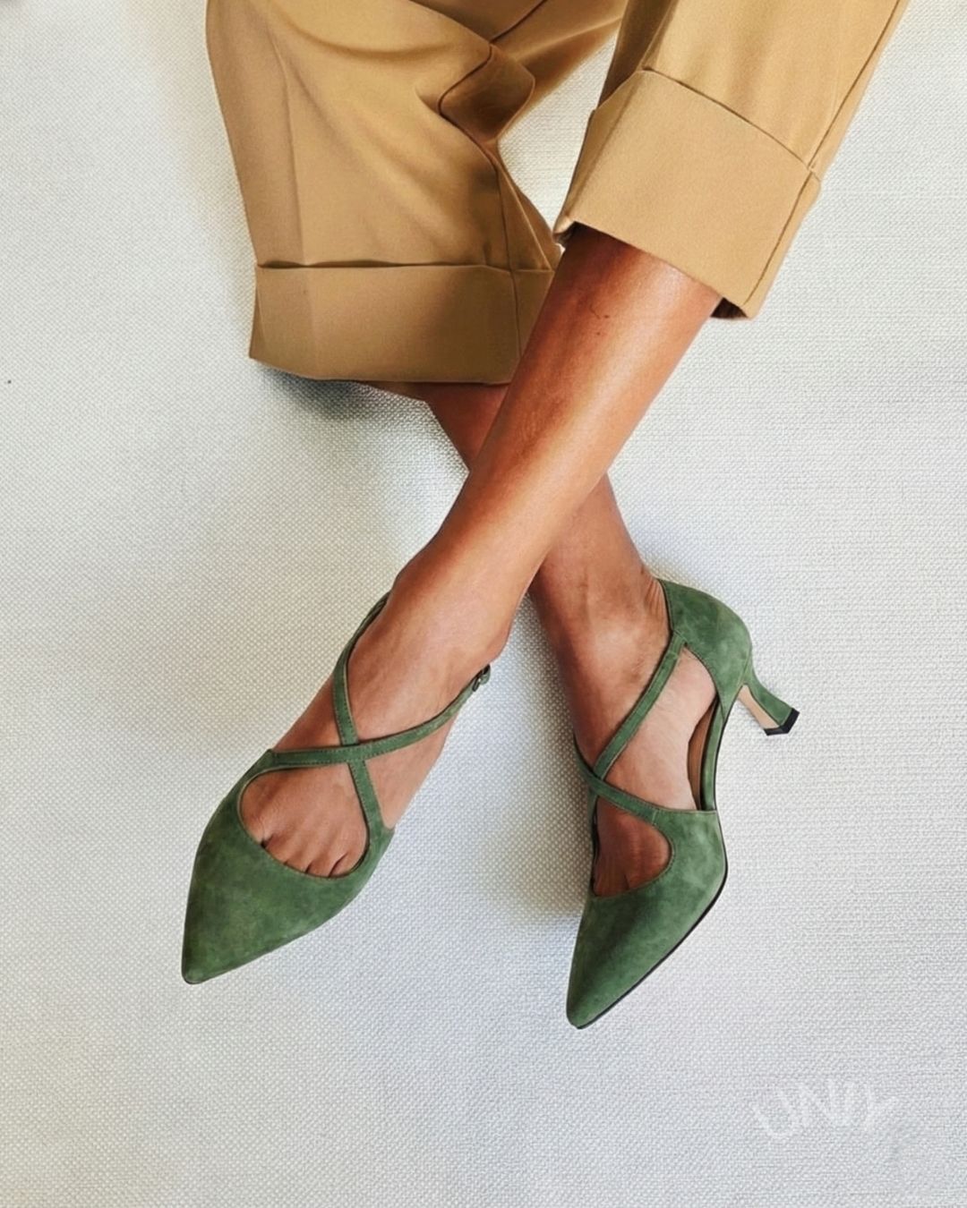 Vintage Pointed Toe Crisscross Strappy Party Pumps Kitten Heels