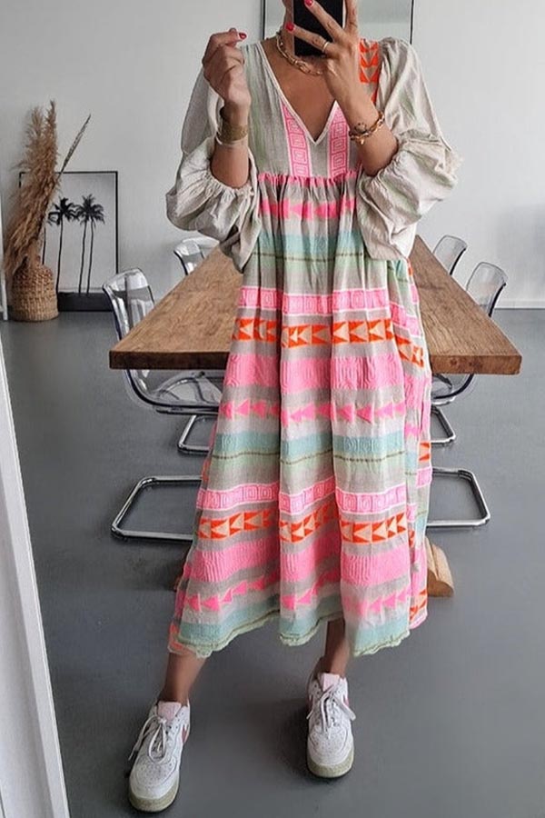 Midi-Kleid mit pinkem griechischem Schlüssel- und orangefarbenem Kettenstreifenmuster