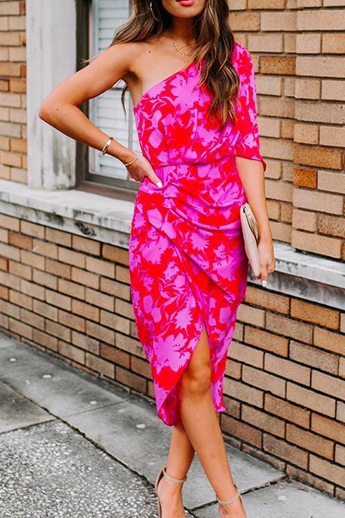 Vestido Casual com Estampa, Ombro Único e Barra em Tulipa  