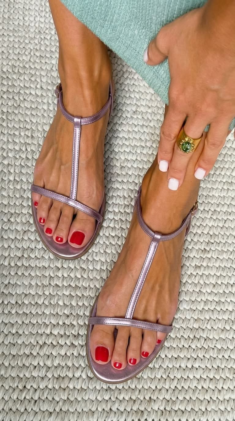 Minimalist Metallic T-Strap Flat Summer Sandals