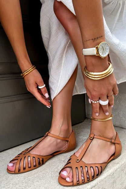 Ausgeschnittene T-Riemen Schnallen Peeptoe Braune Sandalen