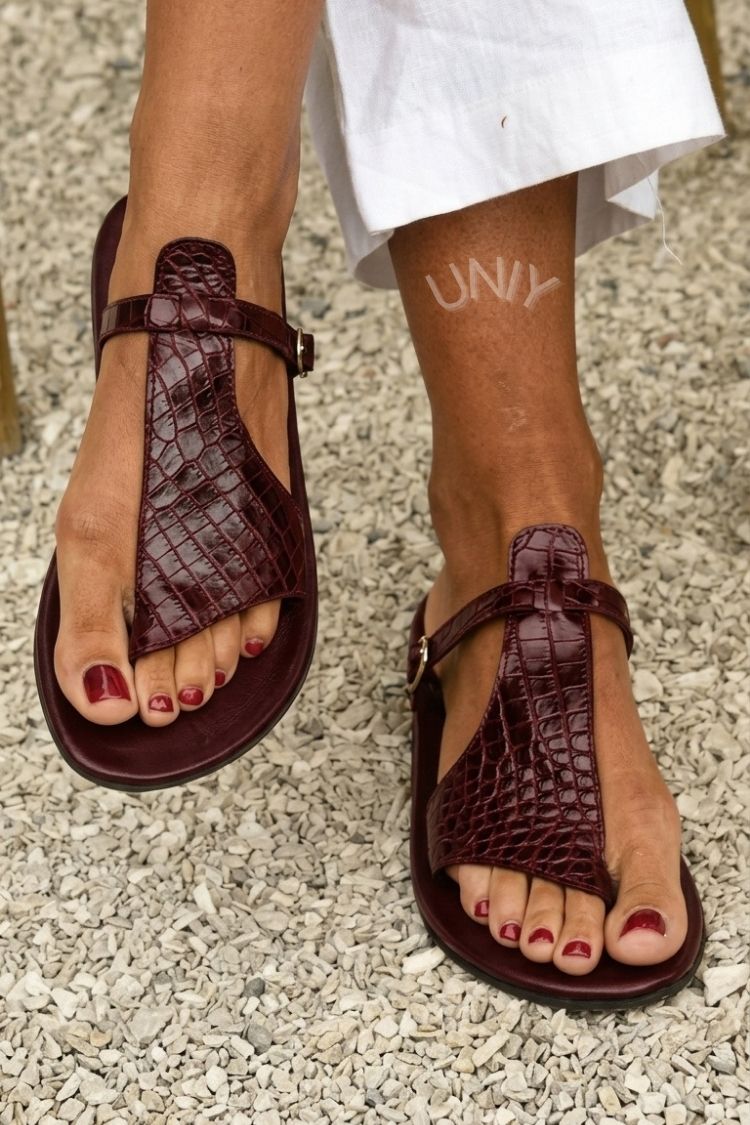 Crocodile Embossed Instep Strap Buckle Flip Flops Sandals