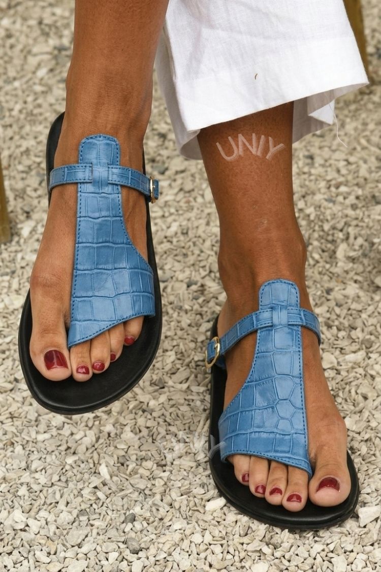 Crocodile Embossed Instep Strap Buckle Flip Flops Sandals
