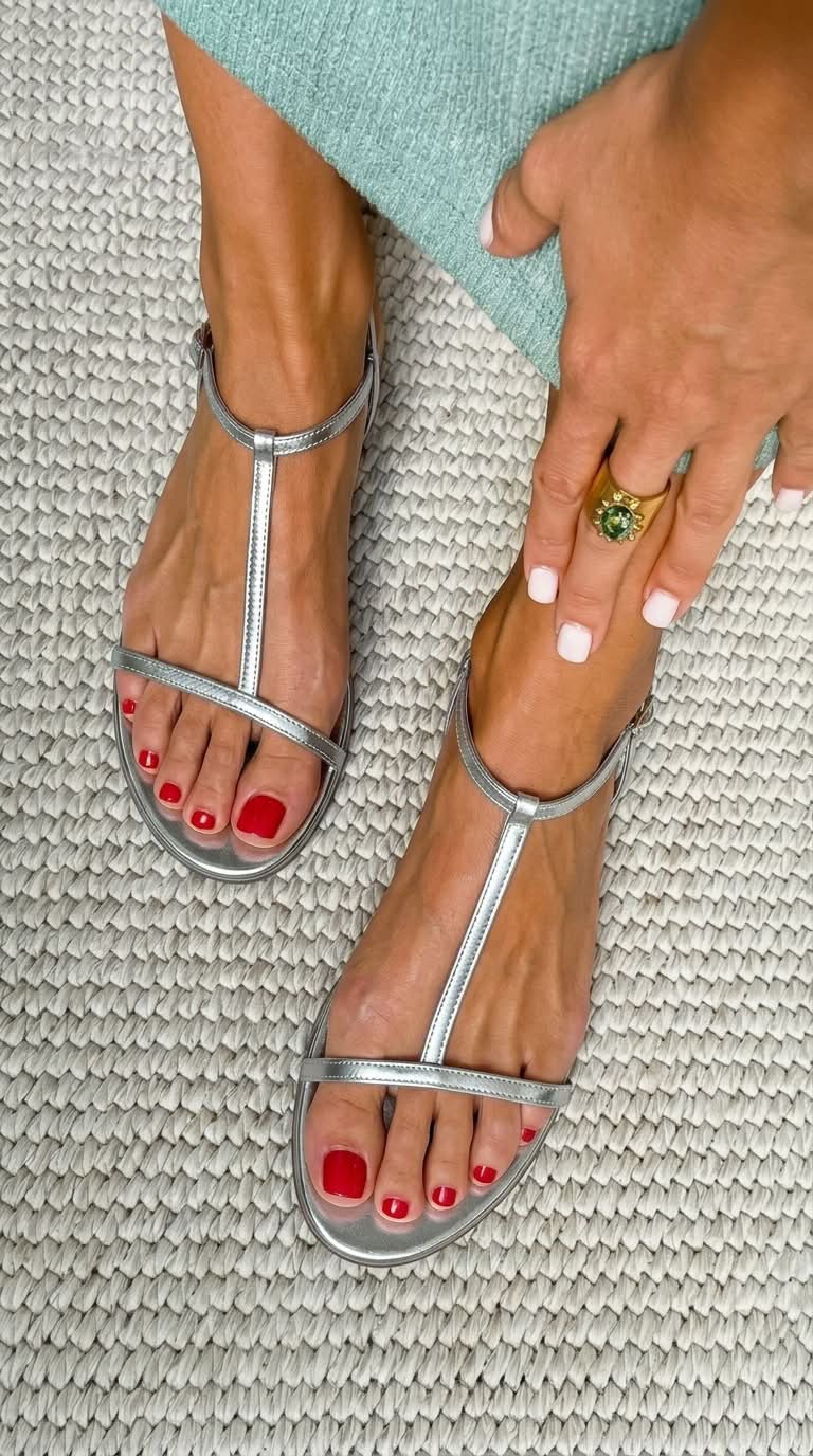 Minimalist Metallic T-Strap Flat Summer Sandals