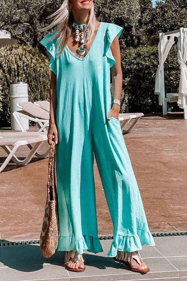 Sommerlicher, bequemer Jumpsuit mit V-Ausschnitt und Rüschen