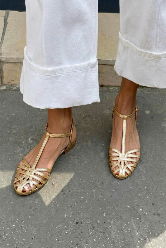 Strappy T-Strap Round Toe Flat Casual Sandals [Pre Order]