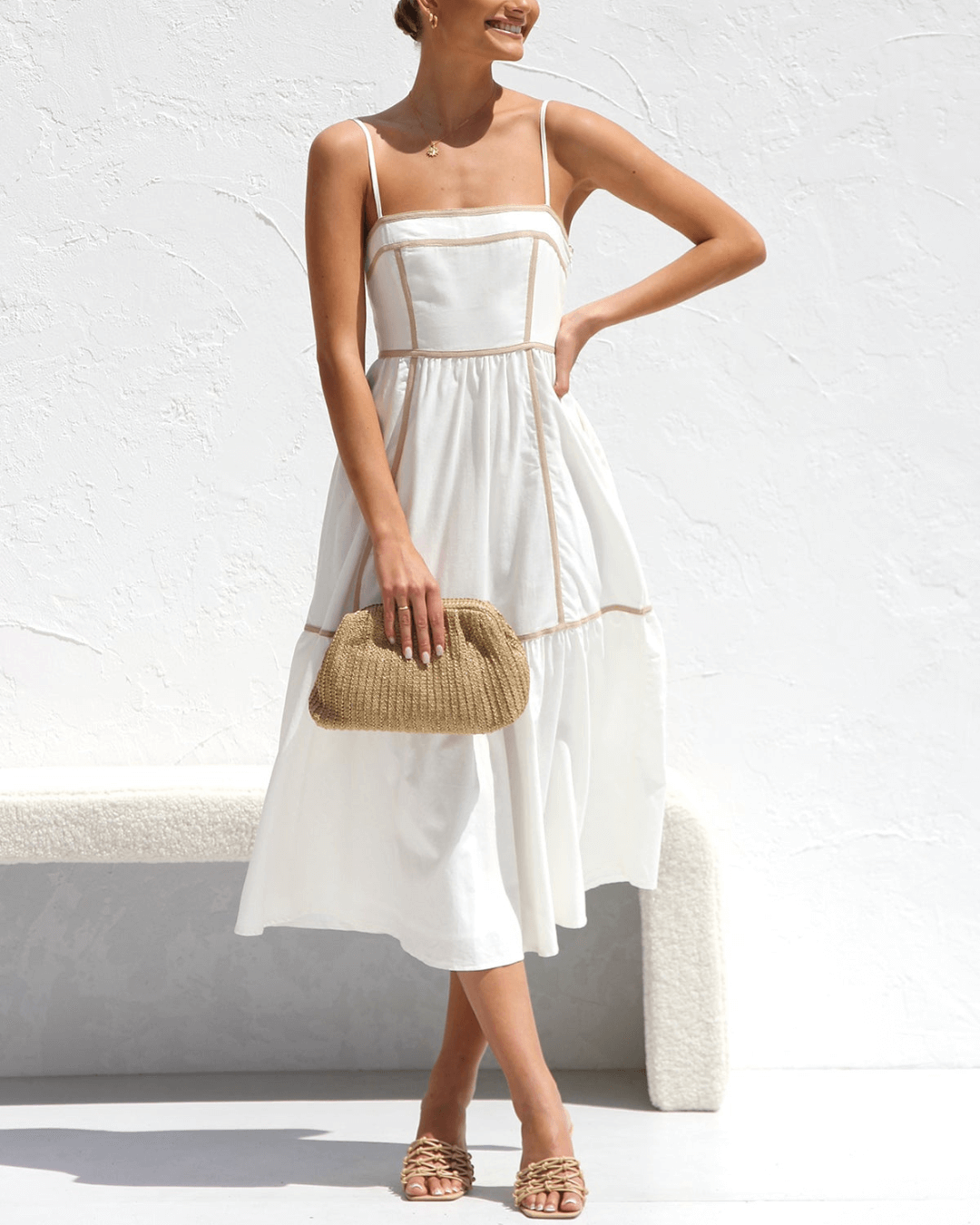 Midikleid mit kontrastierendem taupefarbenem Besatz  