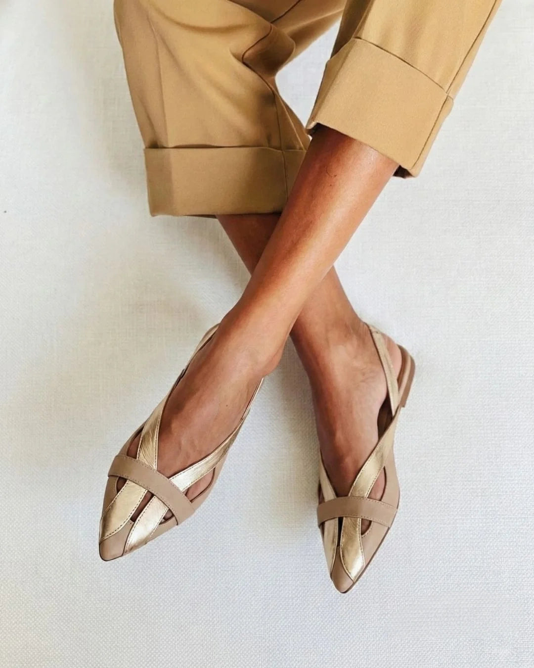 Schicke Gold Spitz Slingback Colorblock Ballerinas